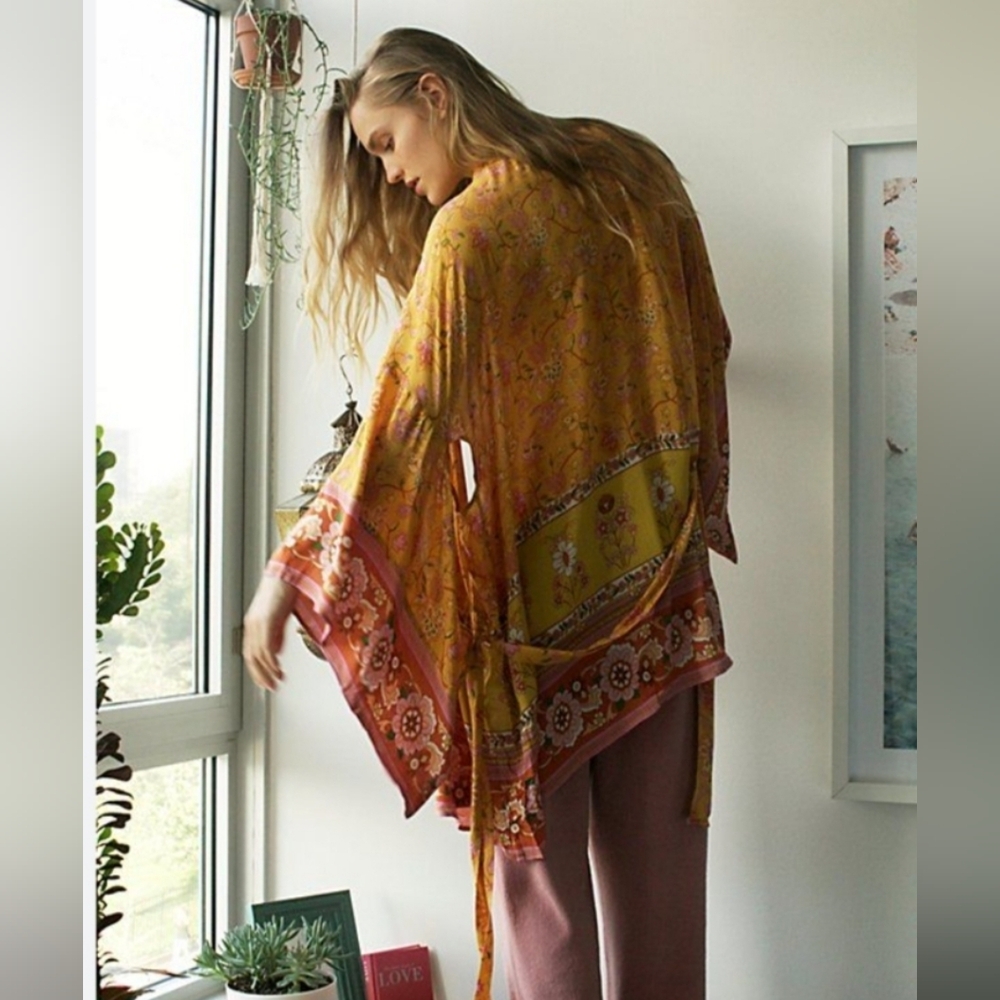 Spell Portabello Short Robe - Picture 4 of 13
